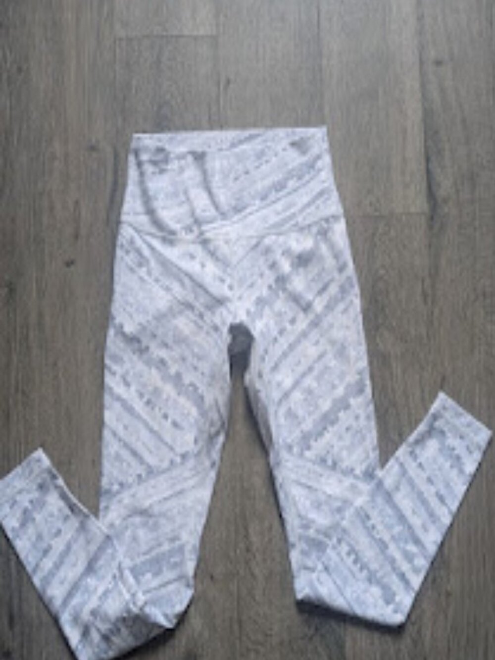 90🤍🩶 Lululemon Align Leggings — Abstract Line Print (Size 6) 🩶🤍